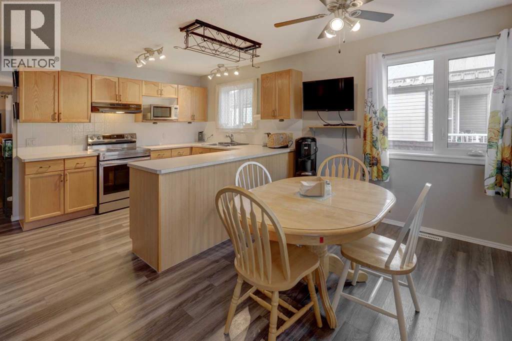 411 Strathford Boulevard, Strathmore, Alberta