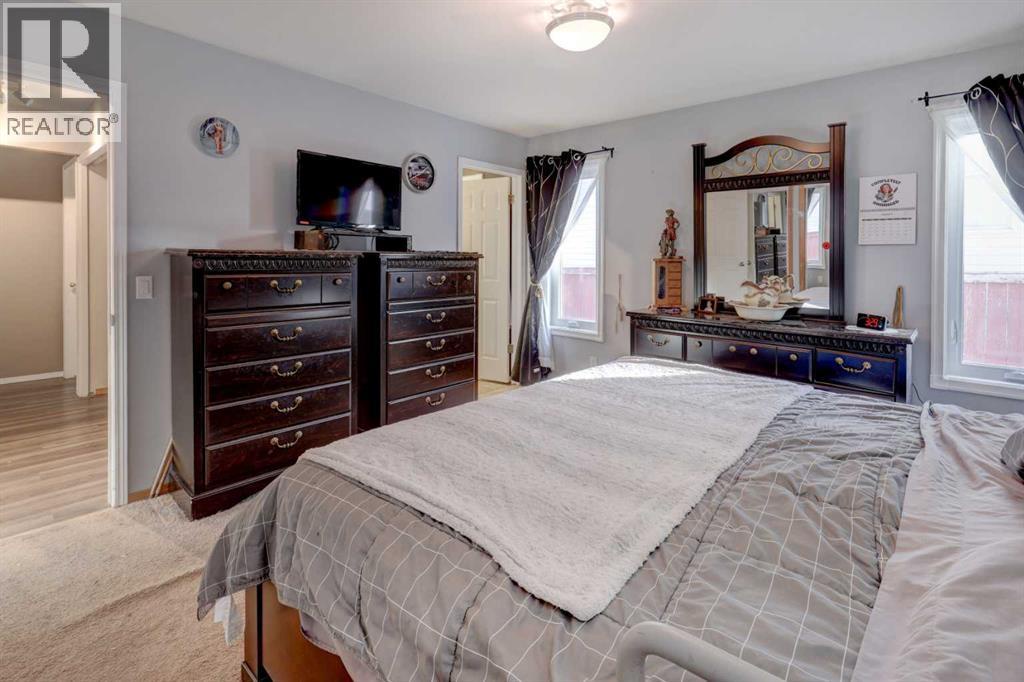 411 Strathford Boulevard, Strathmore, Alberta