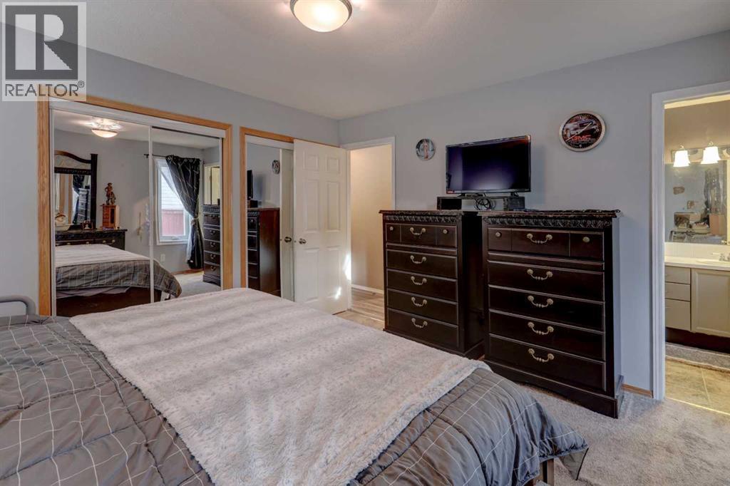 411 Strathford Boulevard, Strathmore, Alberta