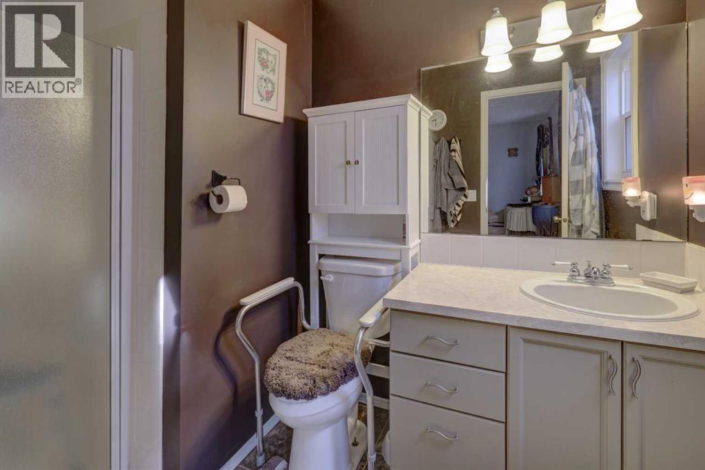 411 Strathford Boulevard, Strathmore, Alberta