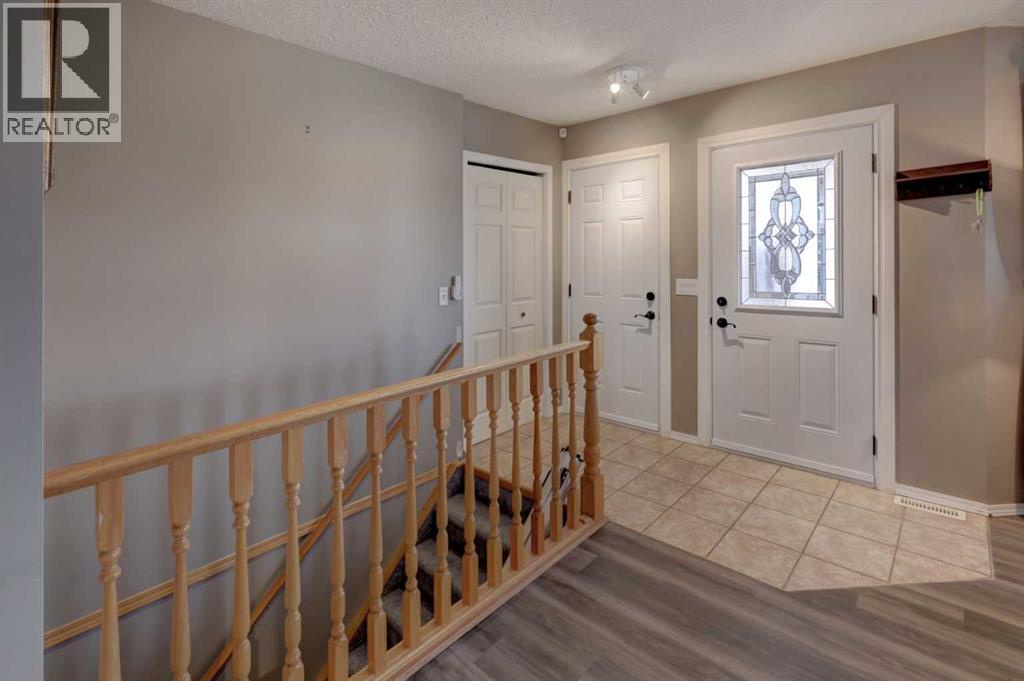 411 Strathford Boulevard, Strathmore, Alberta