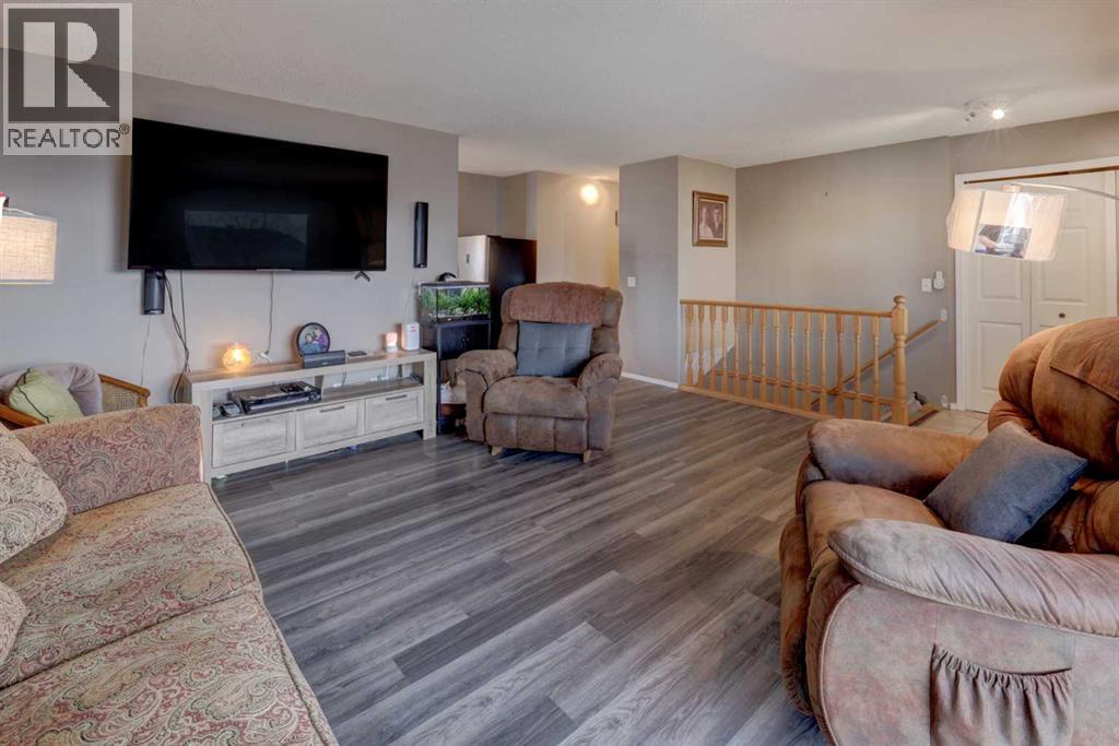 411 Strathford Boulevard, Strathmore, Alberta