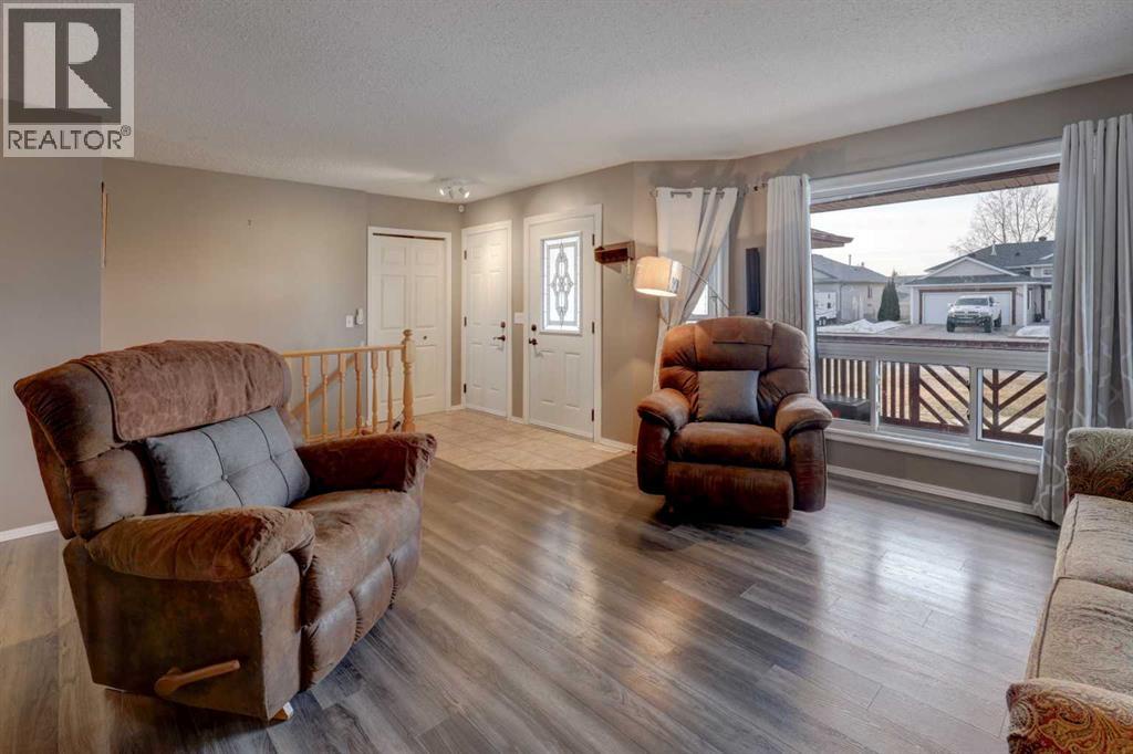 411 Strathford Boulevard, Strathmore, Alberta