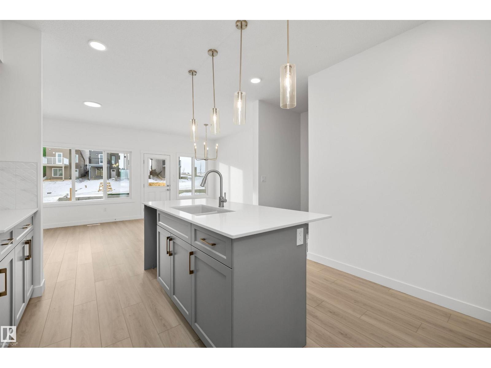 4592 Warbler Lo Nw, Edmonton, Alberta