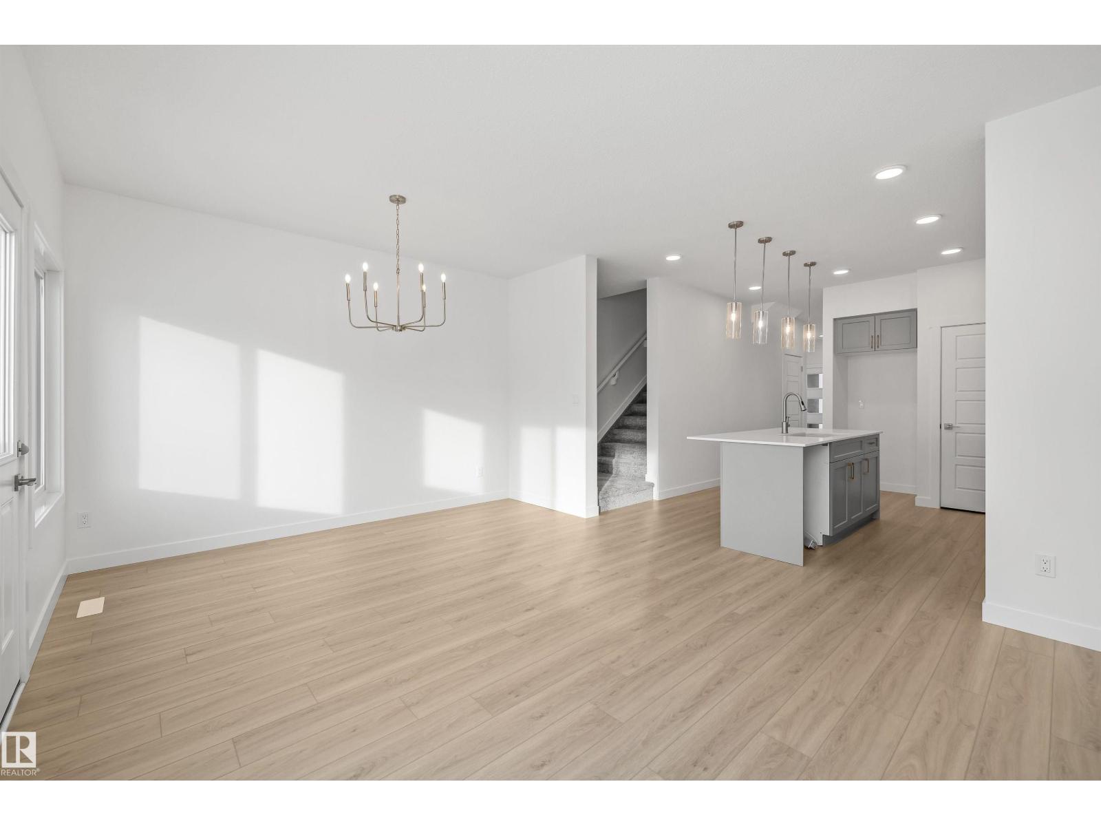 4592 Warbler Lo Nw, Edmonton, Alberta