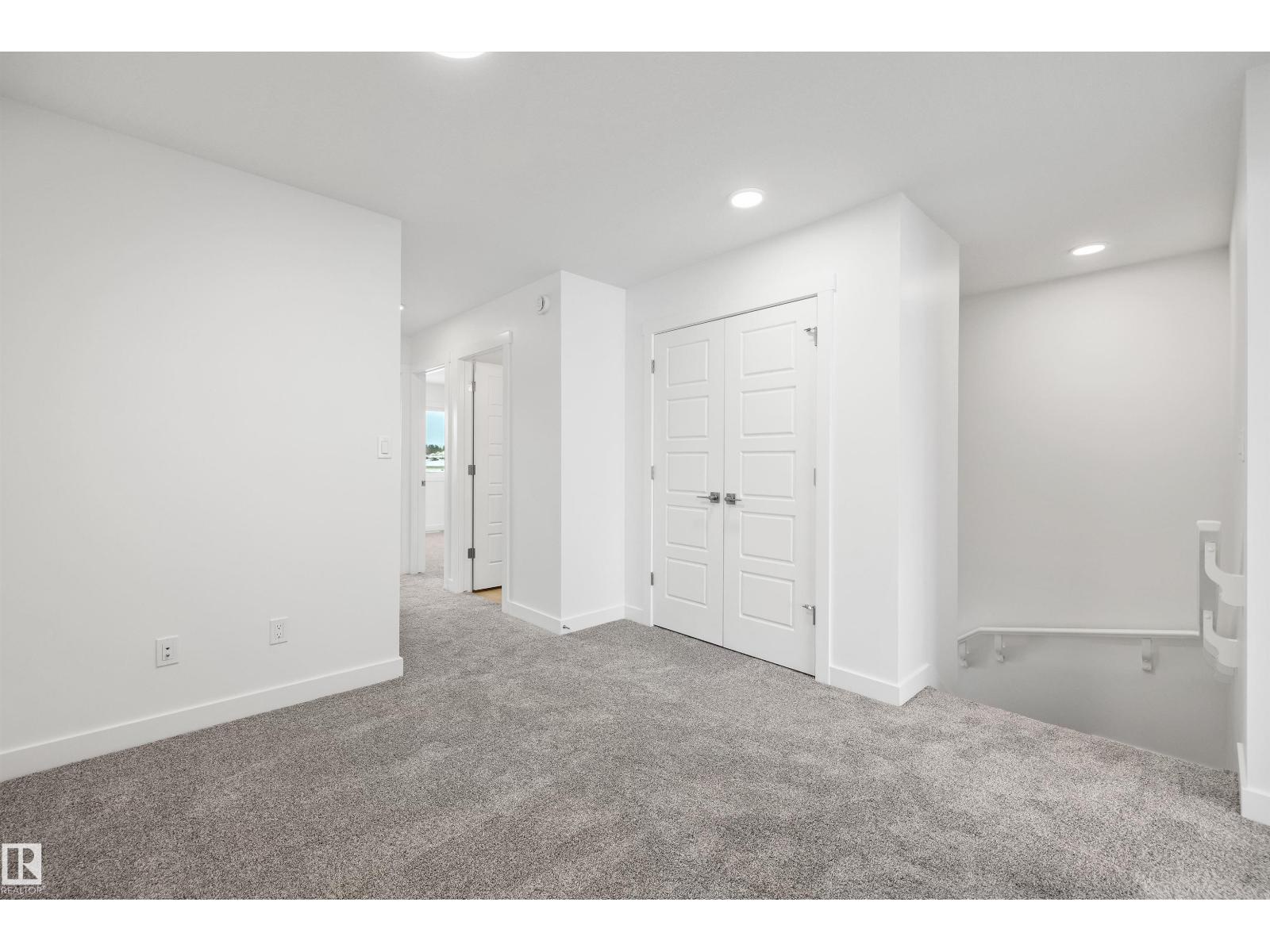 4592 Warbler Lo Nw, Edmonton, Alberta