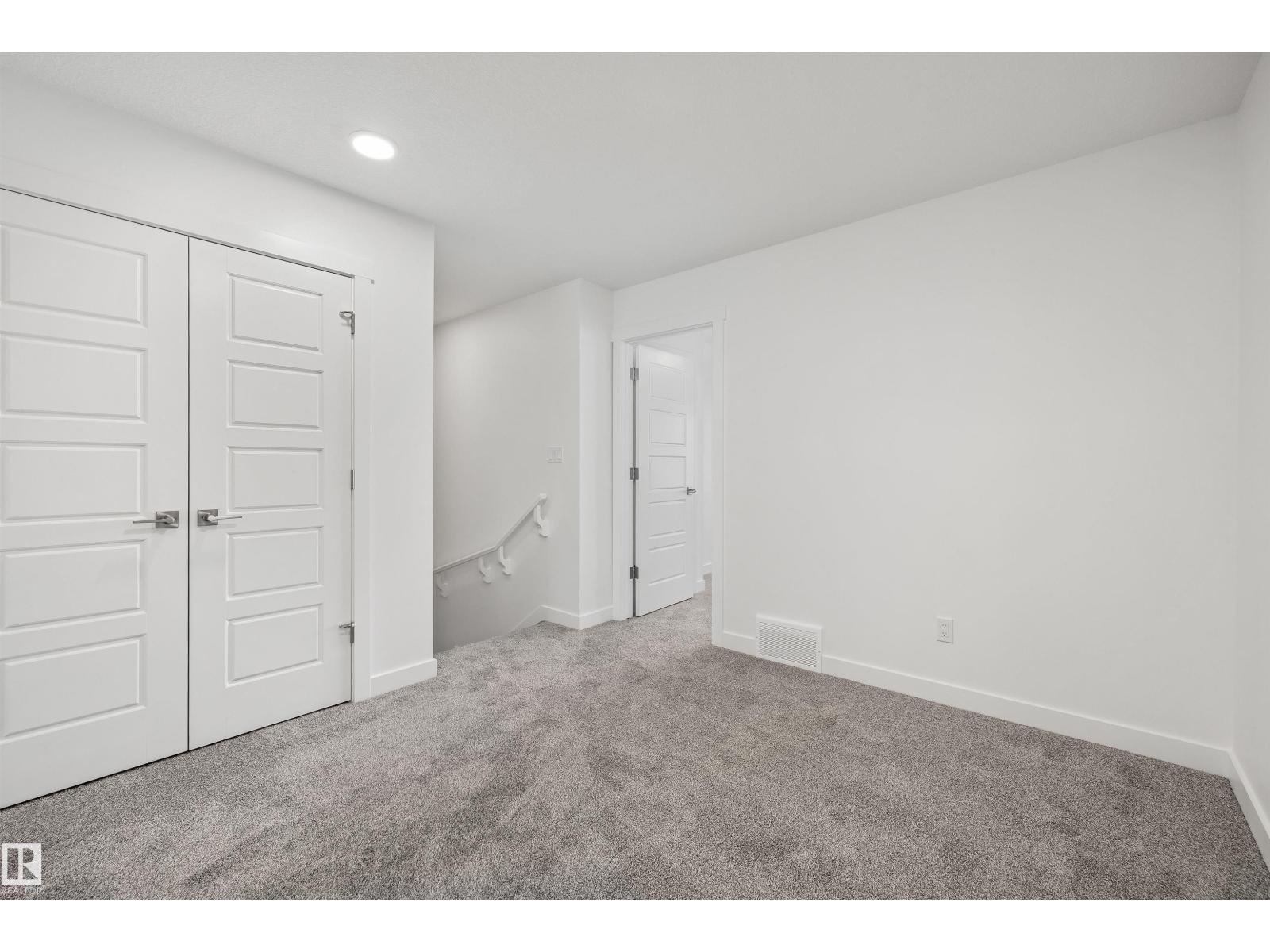 4592 Warbler Lo Nw, Edmonton, Alberta