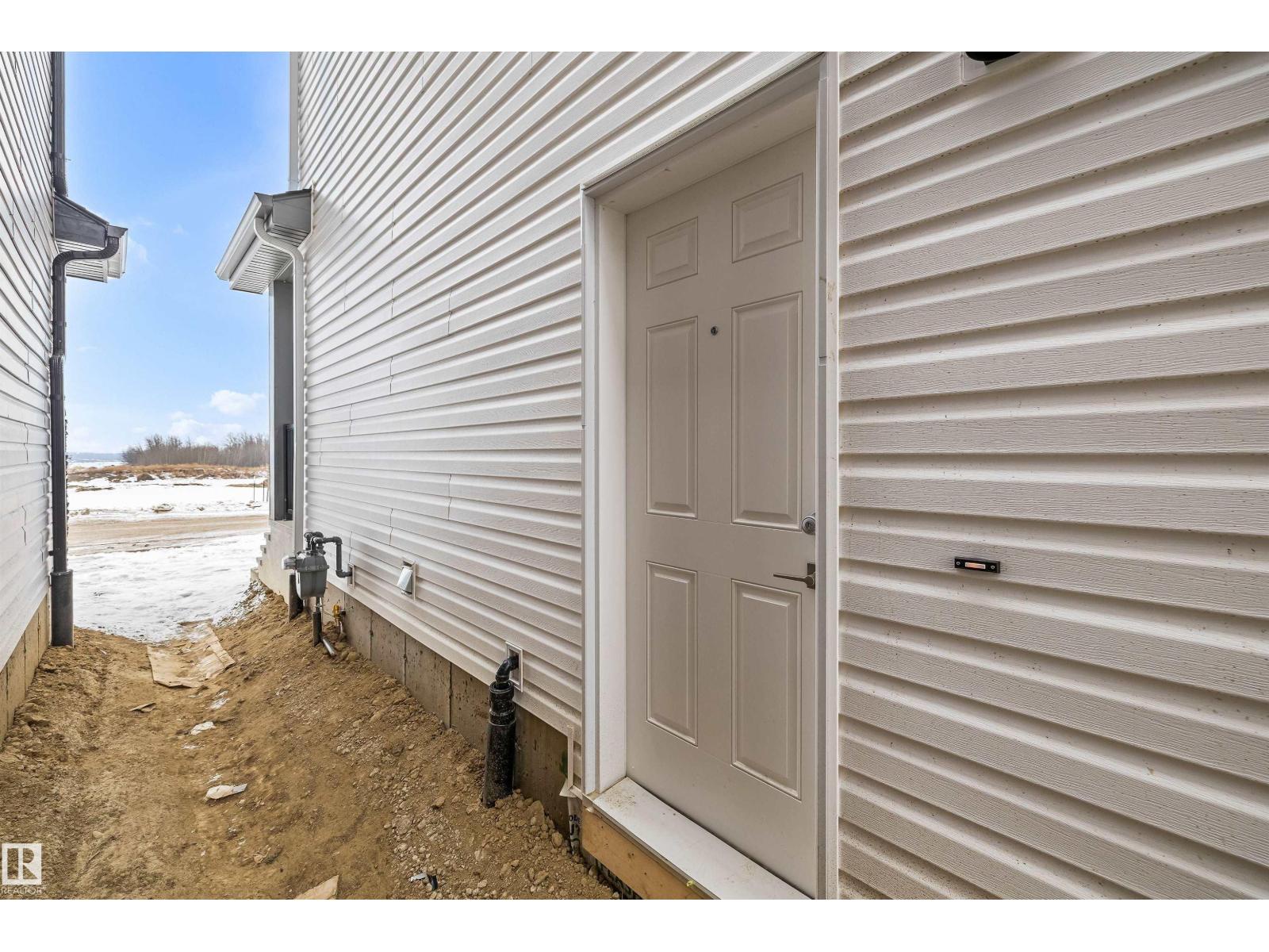 4592 Warbler Lo Nw, Edmonton, Alberta