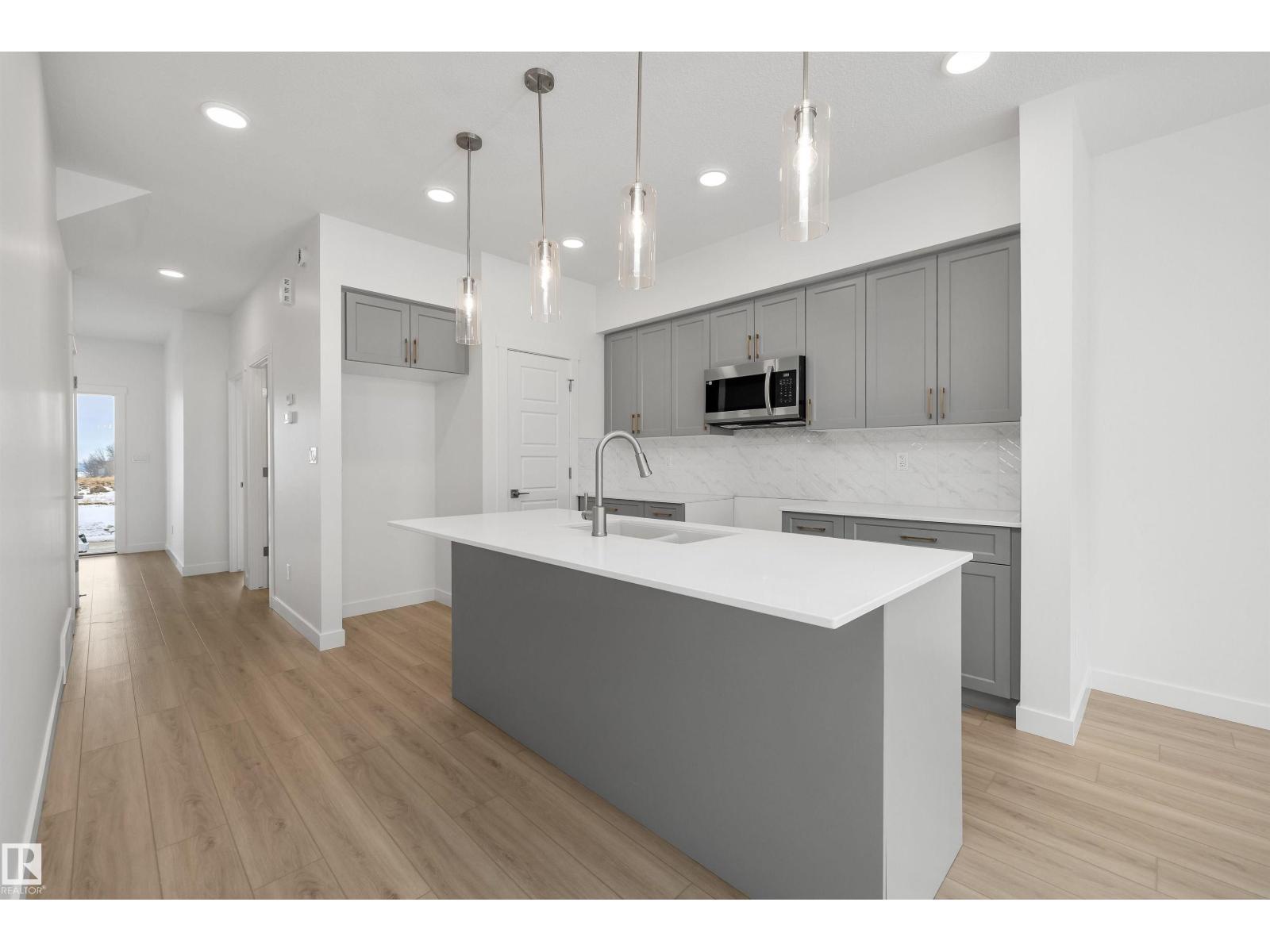 4592 Warbler Lo Nw, Edmonton, Alberta