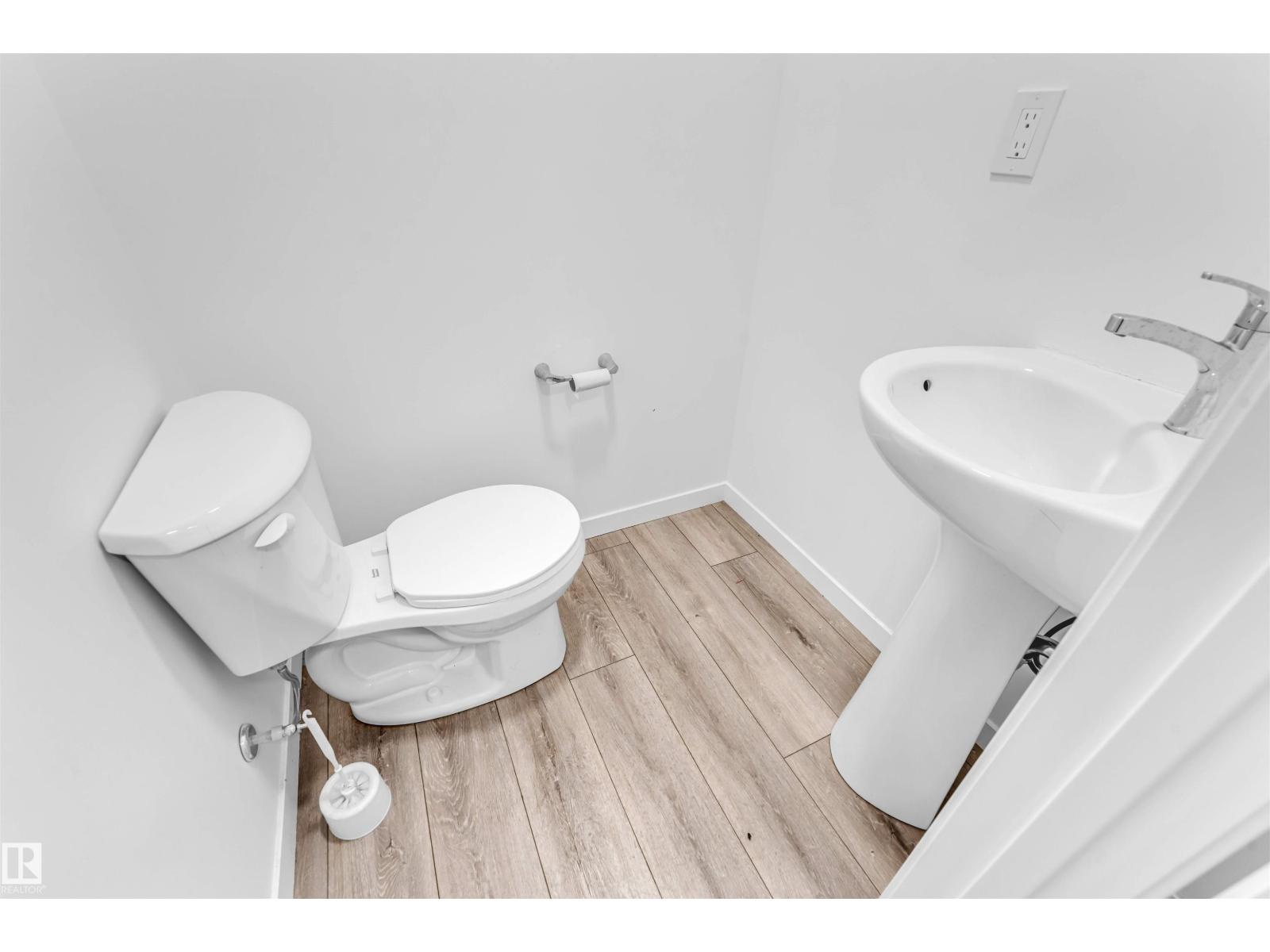 1106 Aster Bv Nw, Edmonton, Alberta