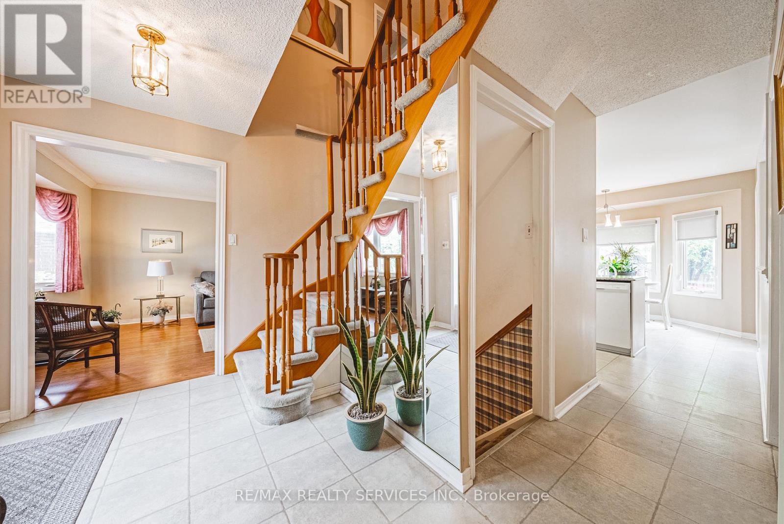 17 Cox Crescent, Brampton (northwood Park), Ontario