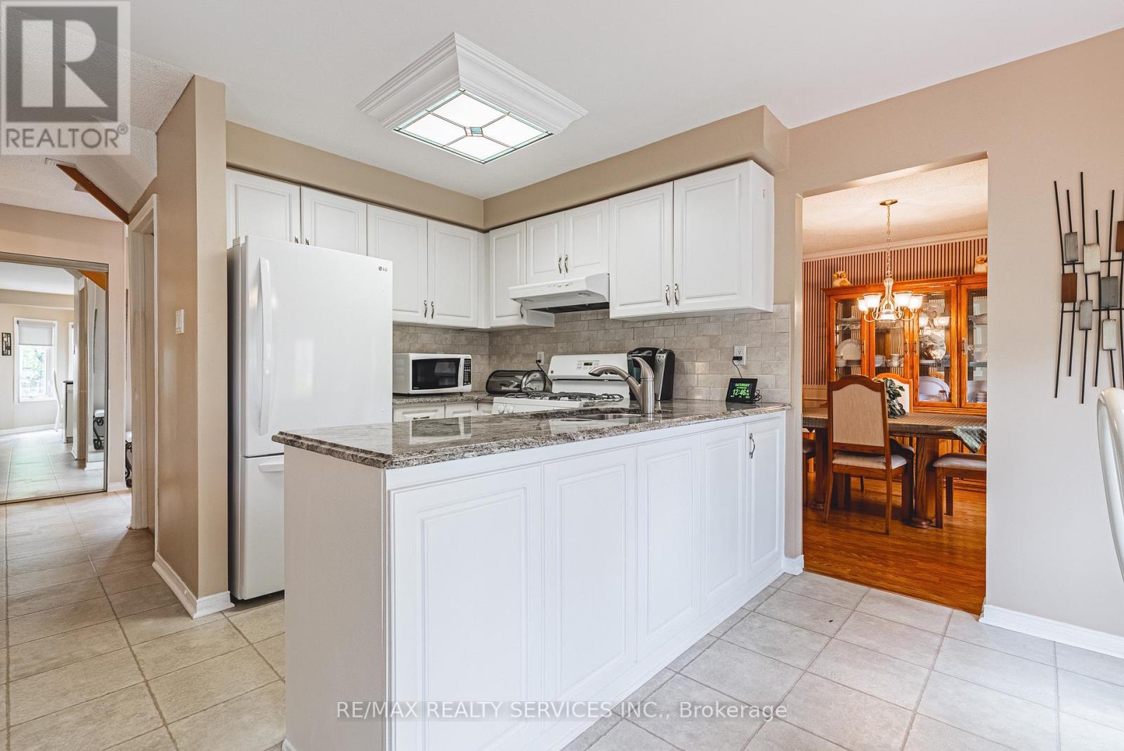 17 Cox Crescent, Brampton (northwood Park), Ontario