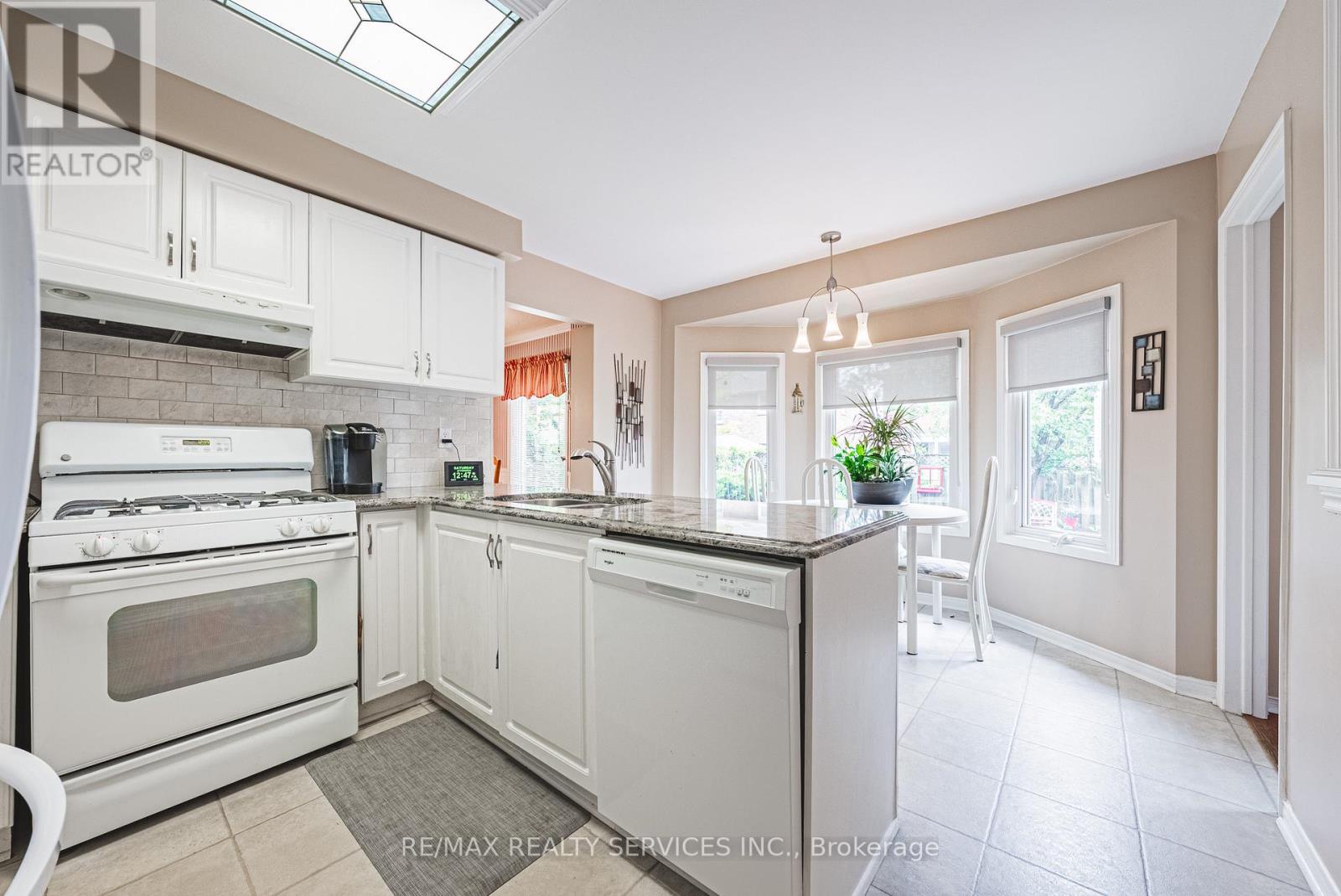 17 Cox Crescent, Brampton (northwood Park), Ontario