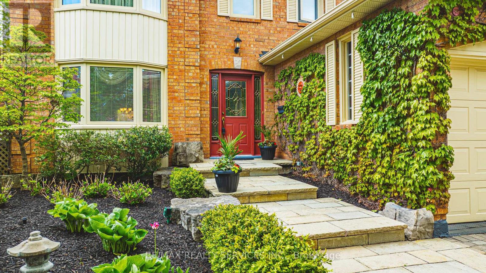 17 Cox Crescent, Brampton (northwood Park), Ontario