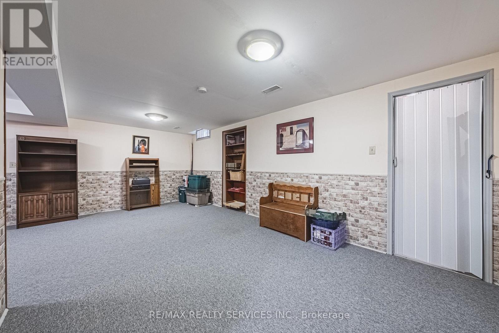 17 Cox Crescent, Brampton (northwood Park), Ontario