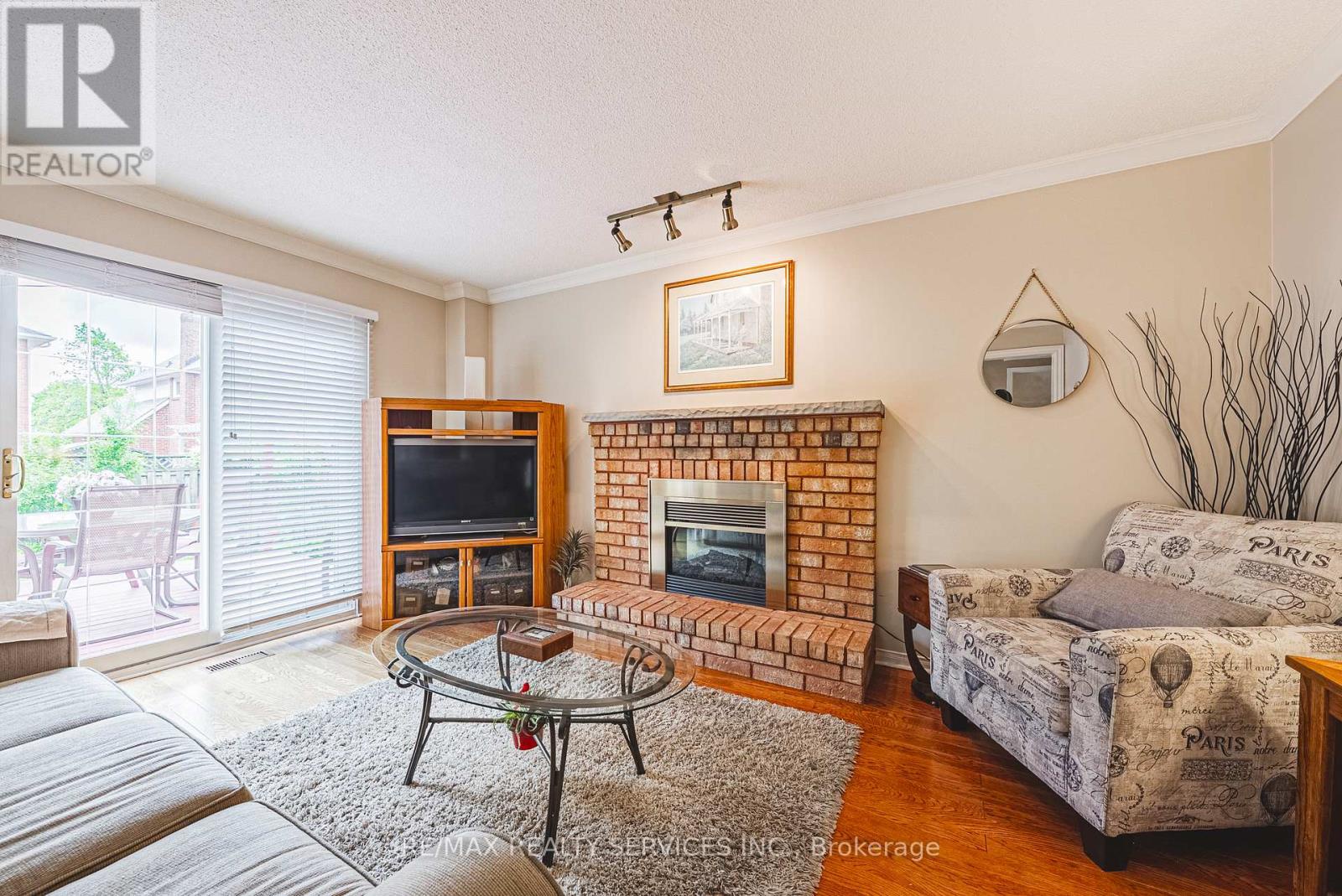 17 Cox Crescent, Brampton (northwood Park), Ontario