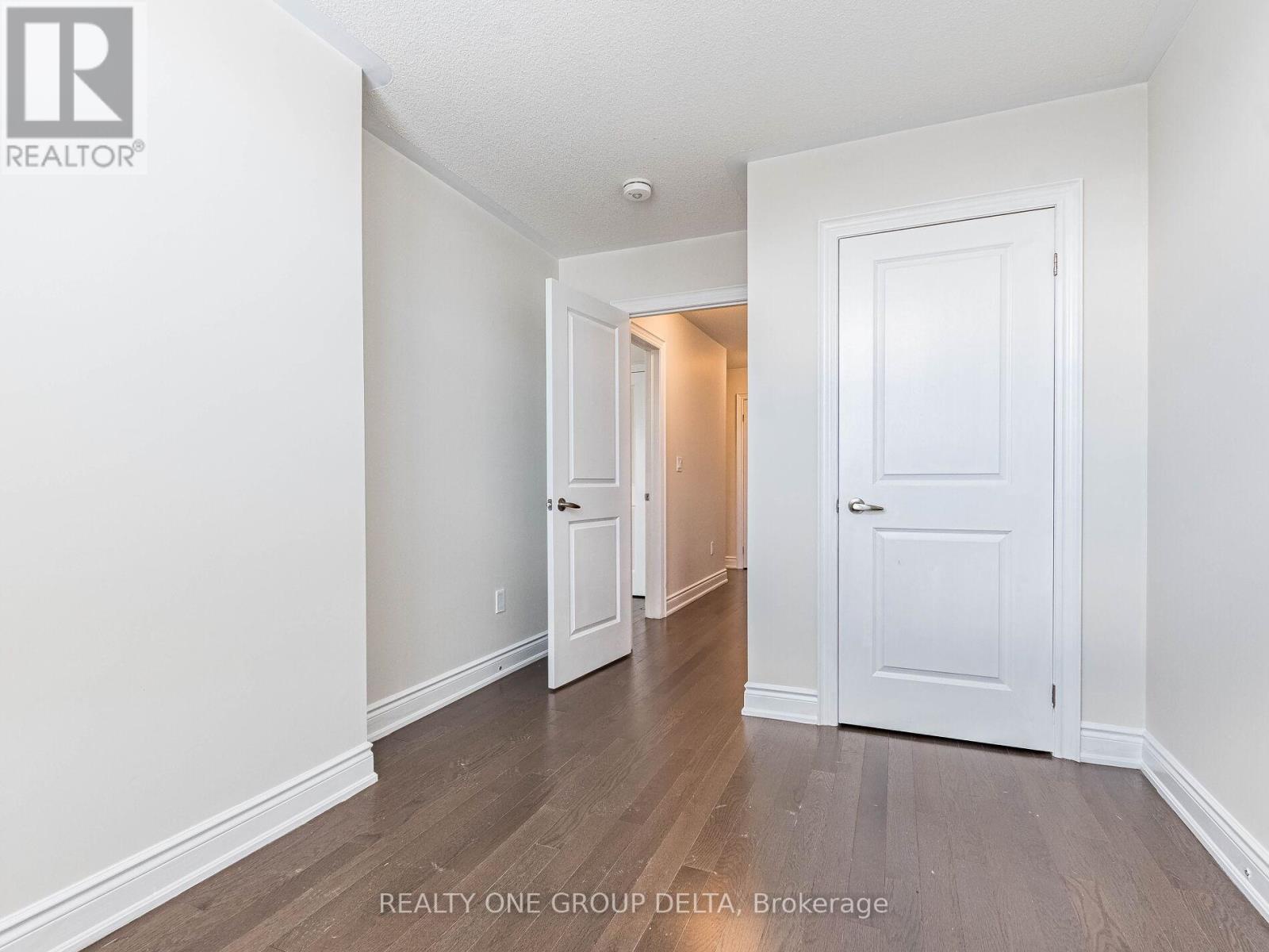 . - 6 Quinton Ridge, Brampton (bram West), Ontario