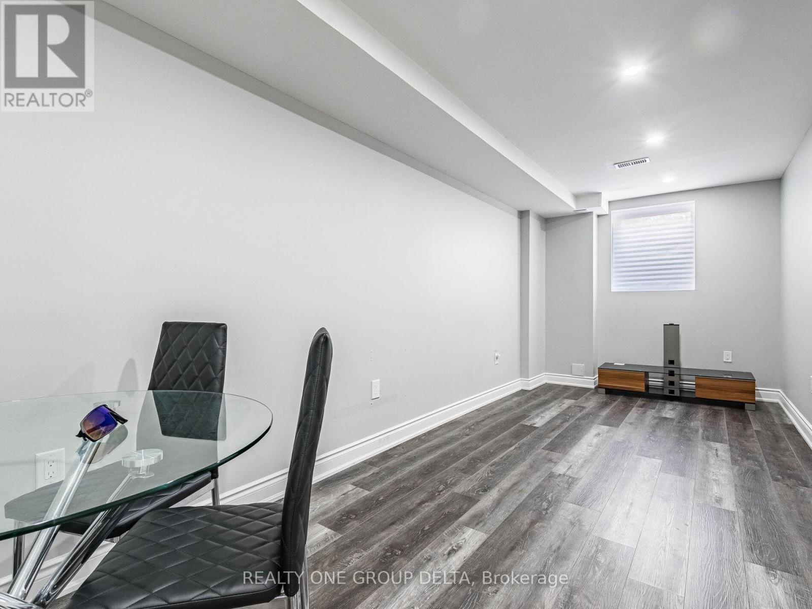 . - 6 Quinton Ridge, Brampton (bram West), Ontario