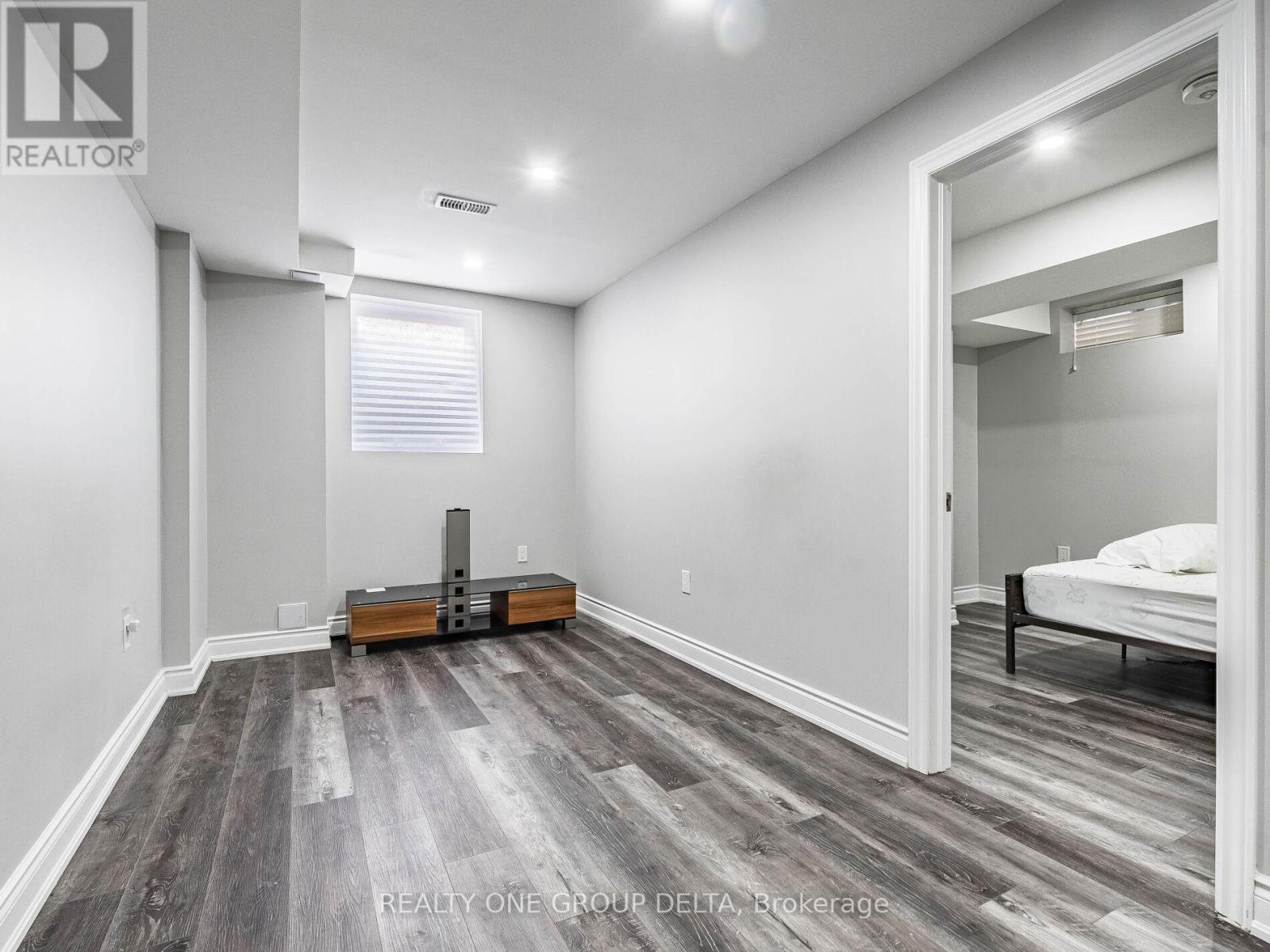 . - 6 Quinton Ridge, Brampton (bram West), Ontario