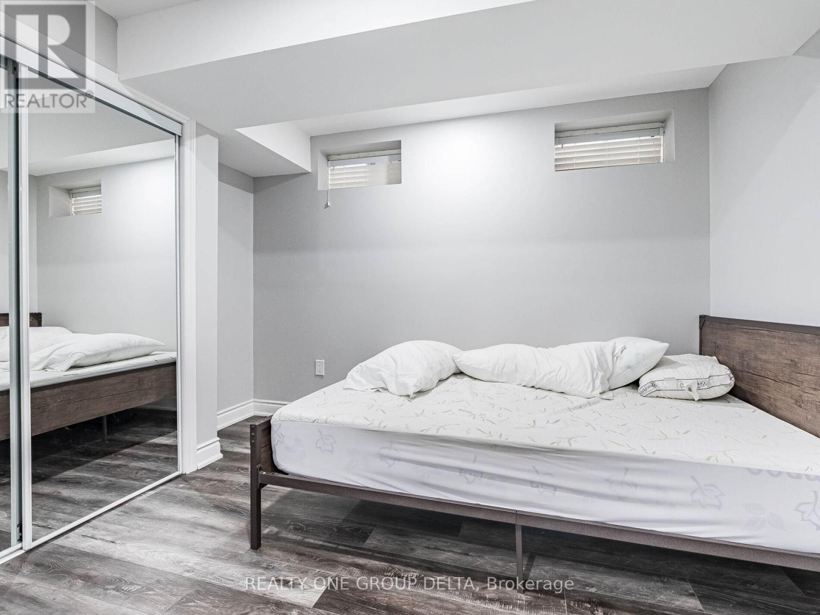 . - 6 Quinton Ridge, Brampton (bram West), Ontario