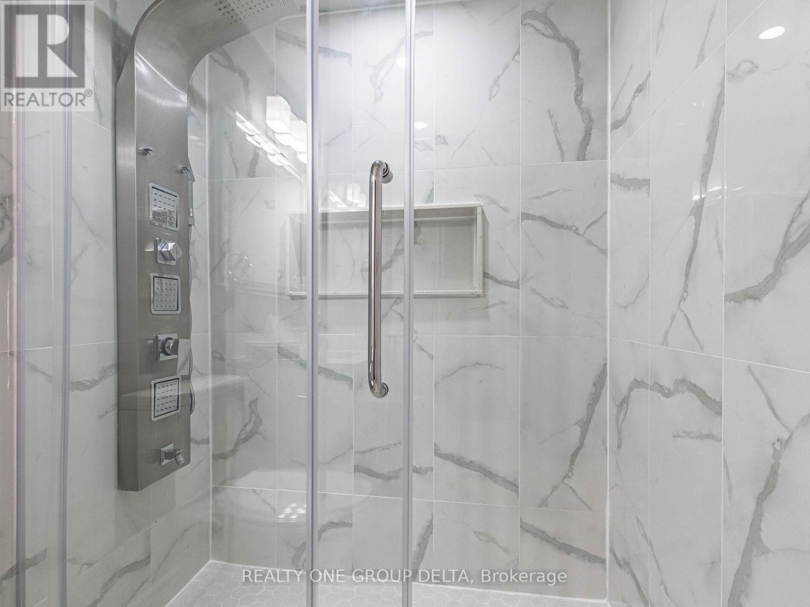 . - 6 Quinton Ridge, Brampton (bram West), Ontario