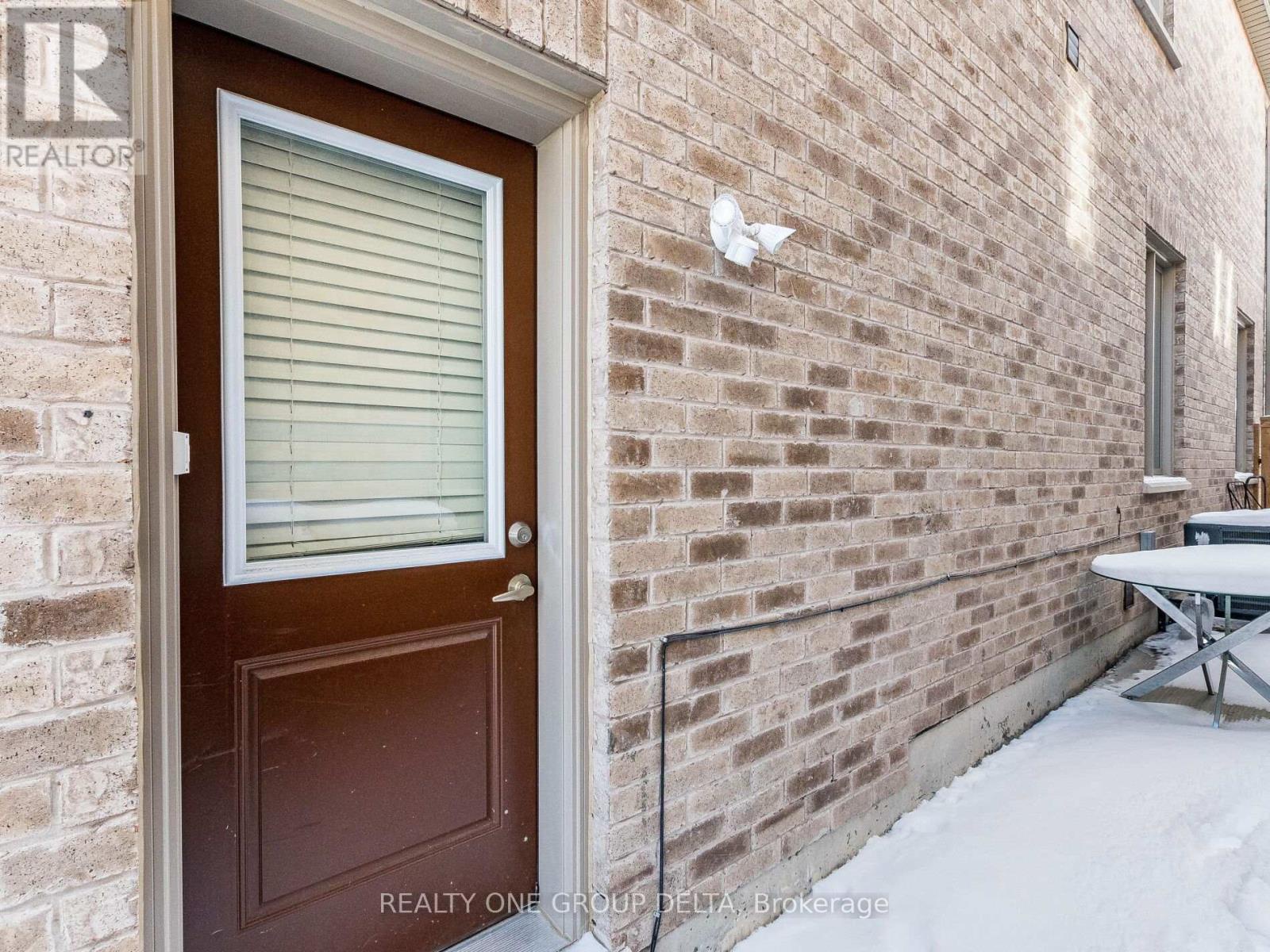 . - 6 Quinton Ridge, Brampton (bram West), Ontario