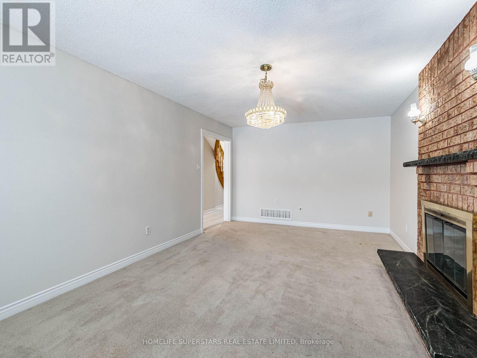 54 Hollybush Street, Brampton (sandringham-wellington), Ontario