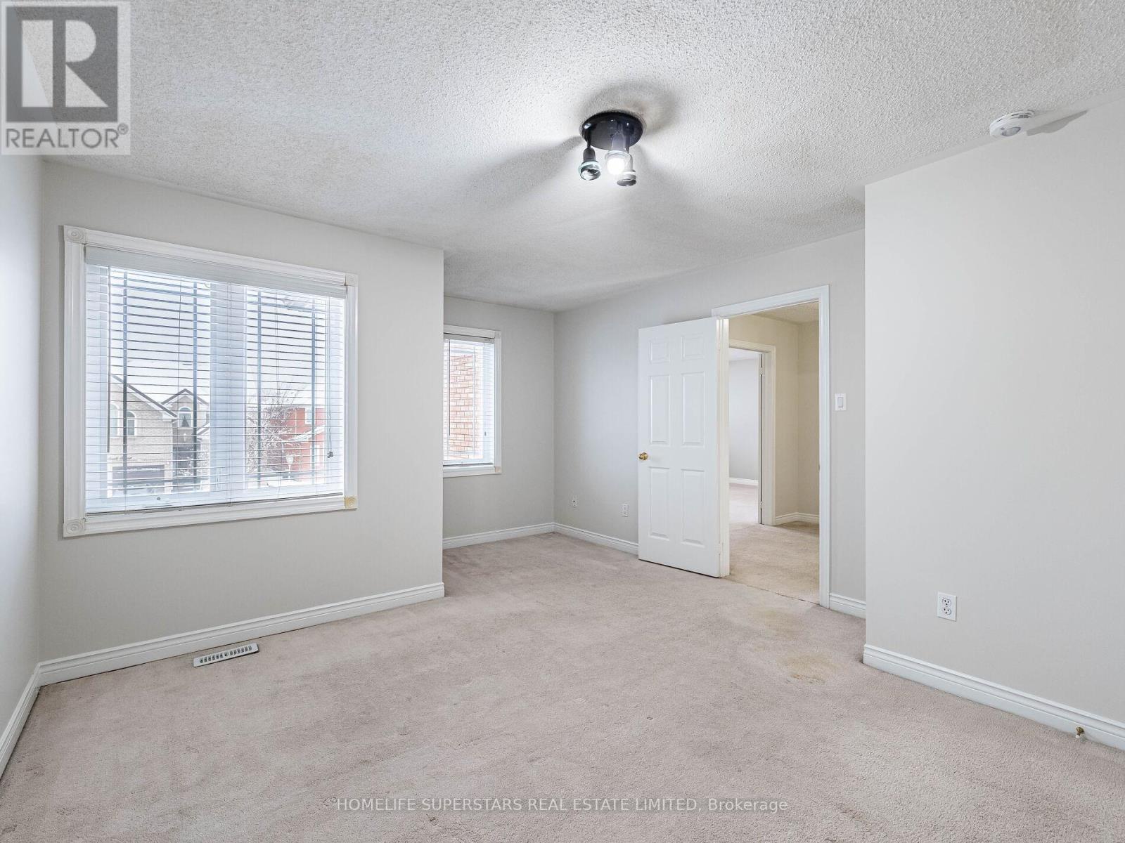 54 Hollybush Street, Brampton (sandringham-wellington), Ontario