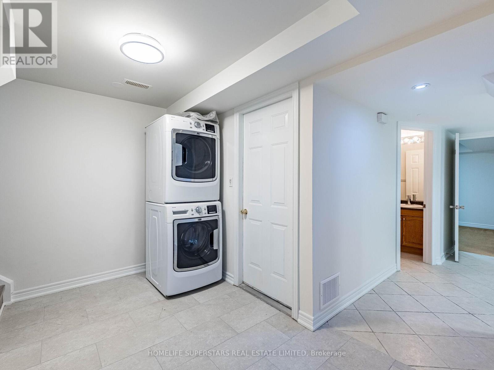 54 Hollybush Street, Brampton (sandringham-wellington), Ontario