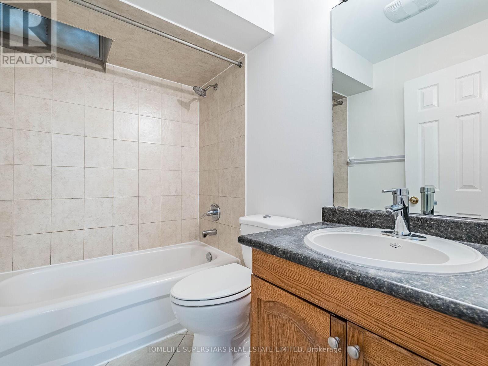 54 Hollybush Street, Brampton (sandringham-wellington), Ontario