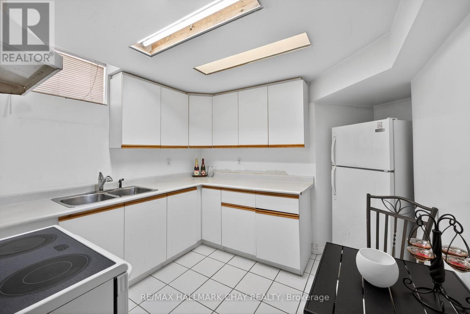 72 Ravenscliffe Court, Brampton (northwood Park), Ontario