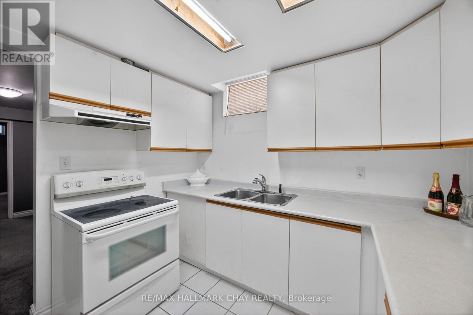 72 Ravenscliffe Court, Brampton (northwood Park), Ontario