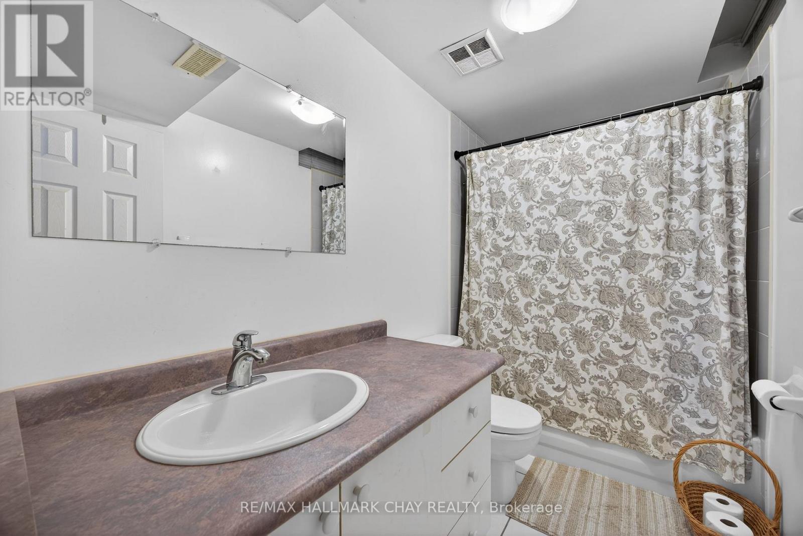 72 Ravenscliffe Court, Brampton (northwood Park), Ontario