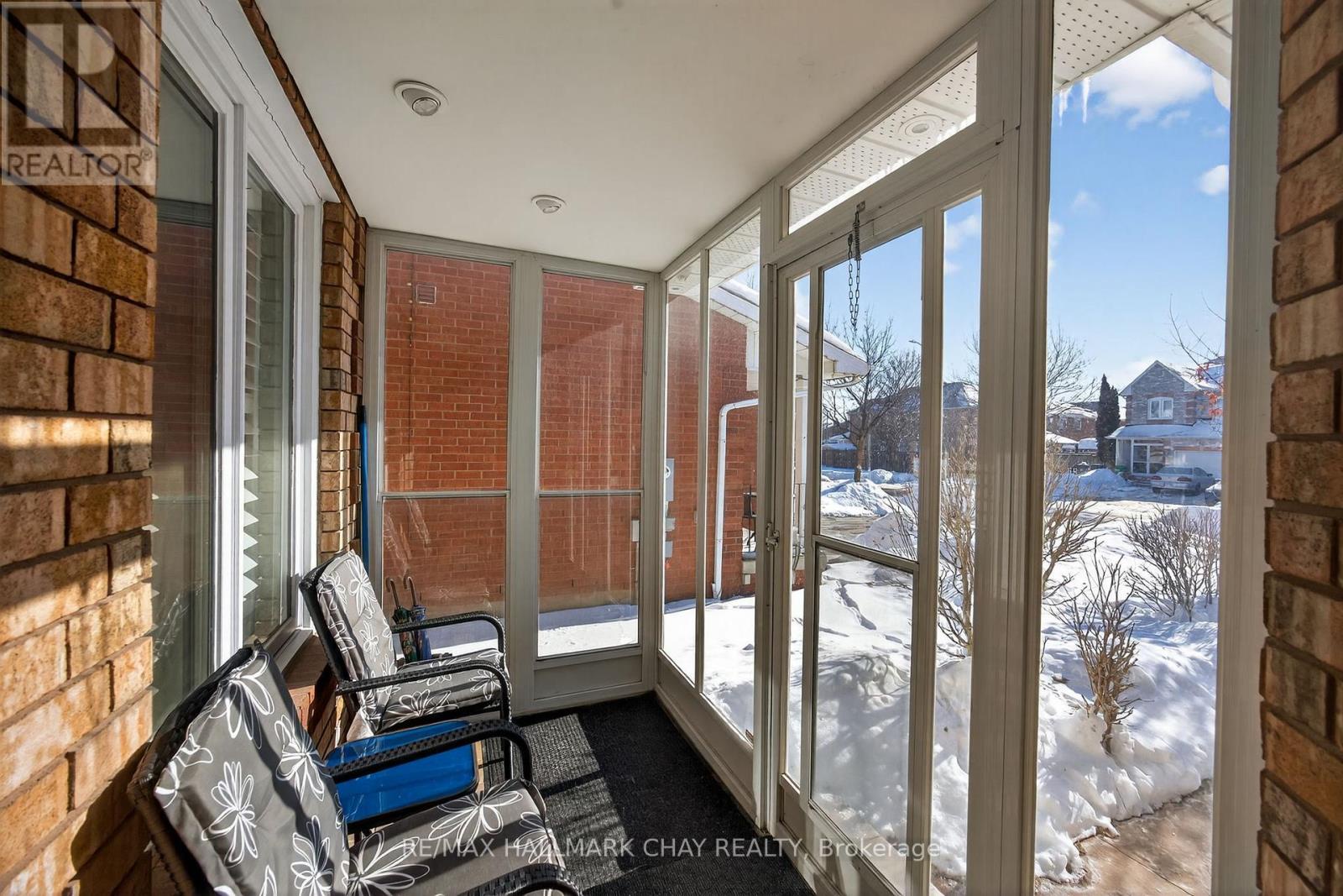 72 Ravenscliffe Court, Brampton (northwood Park), Ontario