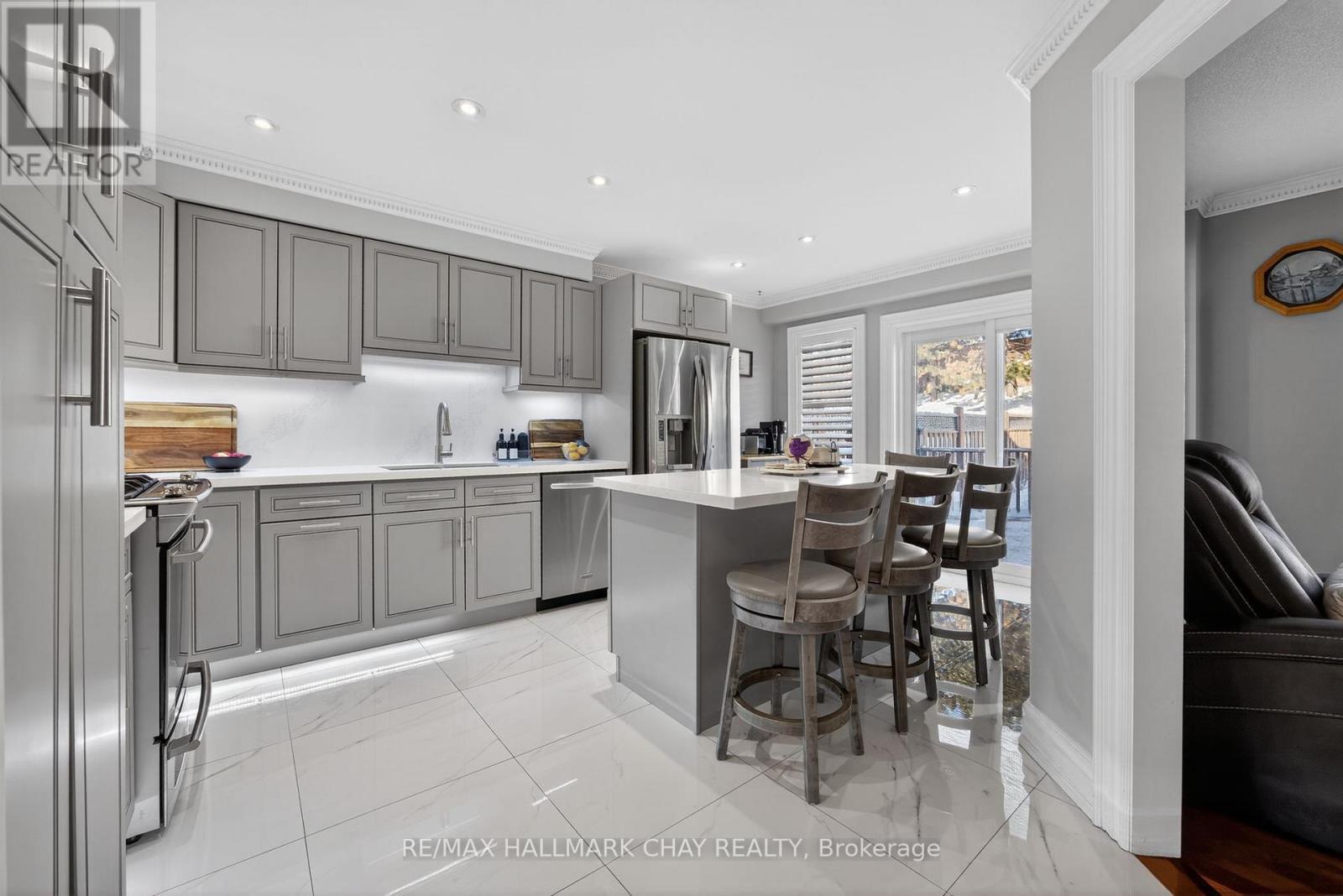 72 Ravenscliffe Court, Brampton (northwood Park), Ontario