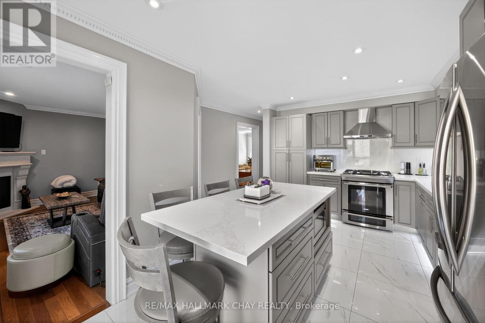 72 Ravenscliffe Court, Brampton (northwood Park), Ontario