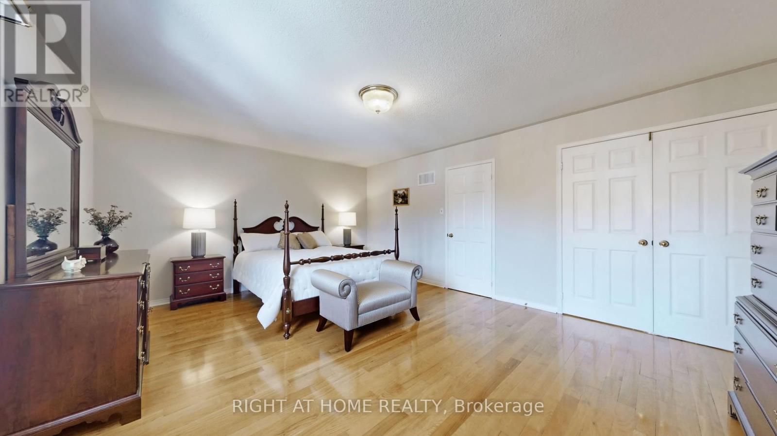 102 Mullis Crescent, Brampton (fletcher's West), Ontario