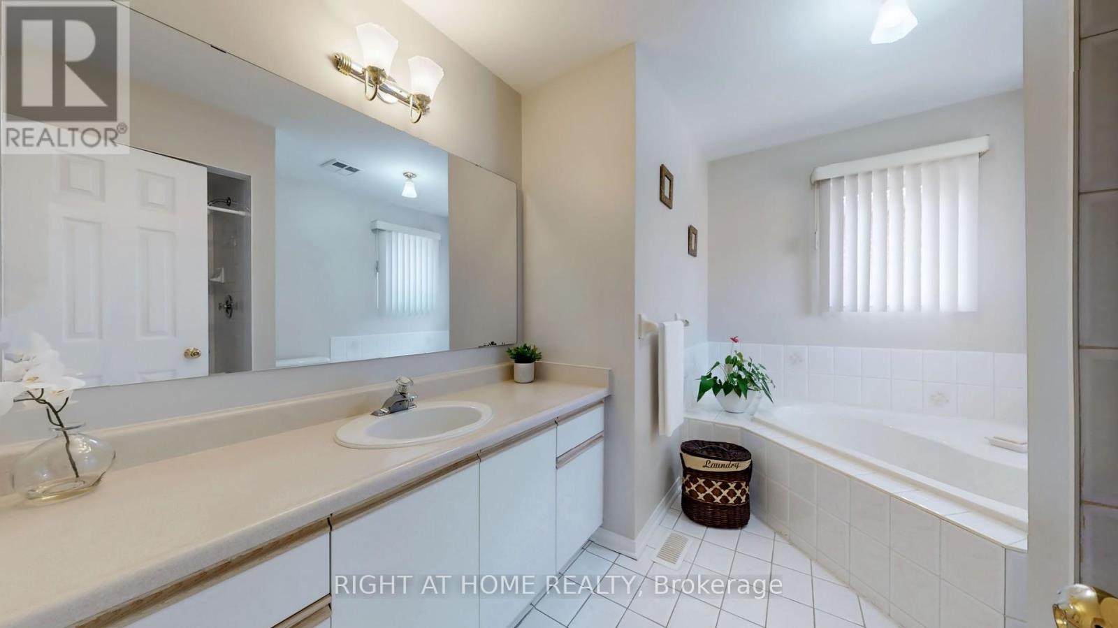 102 Mullis Crescent, Brampton (fletcher's West), Ontario