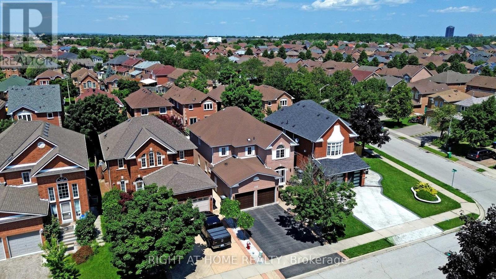 102 Mullis Crescent, Brampton (fletcher's West), Ontario