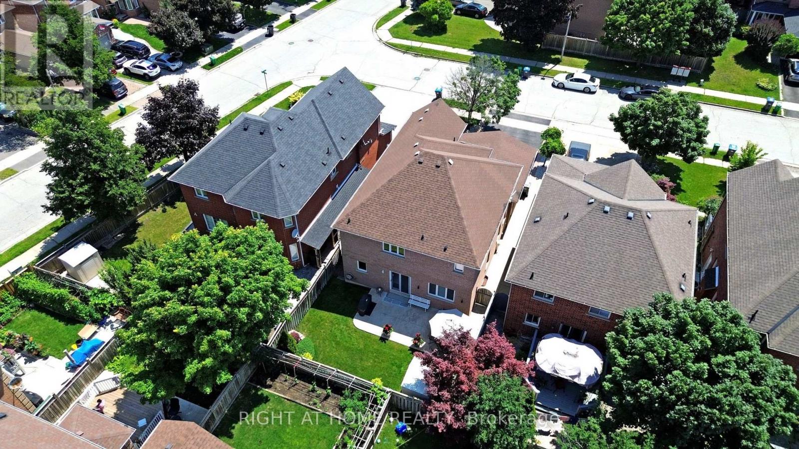 102 Mullis Crescent, Brampton (fletcher's West), Ontario