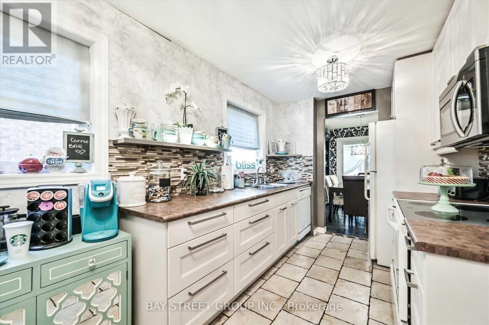 39 Barrington Crescent, Brampton (heart Lake East), Ontario