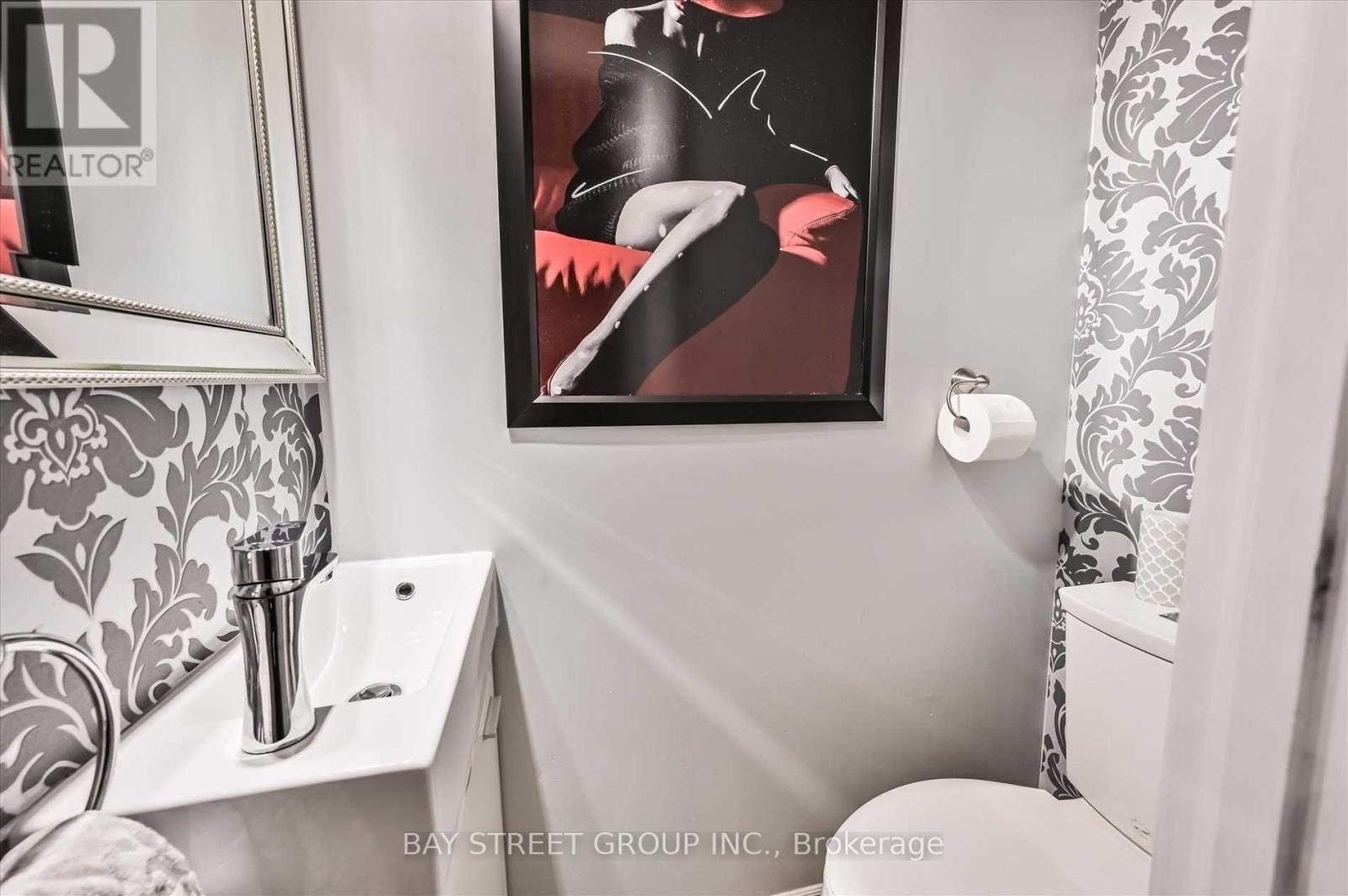 39 Barrington Crescent, Brampton (heart Lake East), Ontario