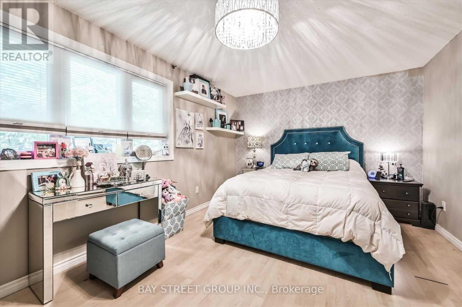 39 Barrington Crescent, Brampton (heart Lake East), Ontario