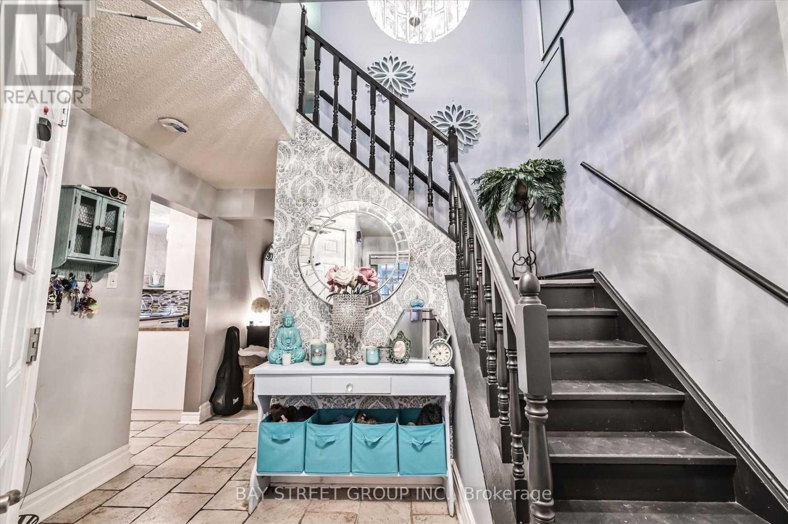 39 Barrington Crescent, Brampton (heart Lake East), Ontario