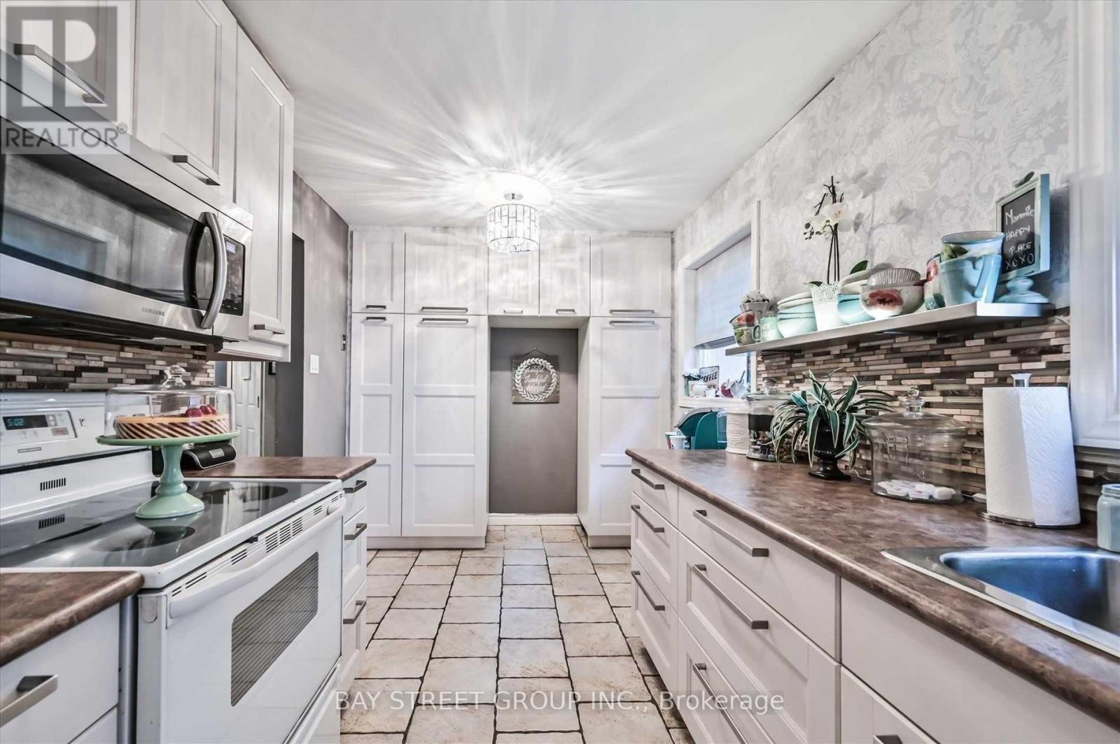 39 Barrington Crescent, Brampton (heart Lake East), Ontario