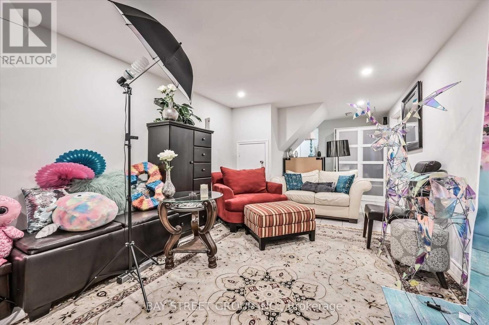 39 Barrington Crescent, Brampton (heart Lake East), Ontario