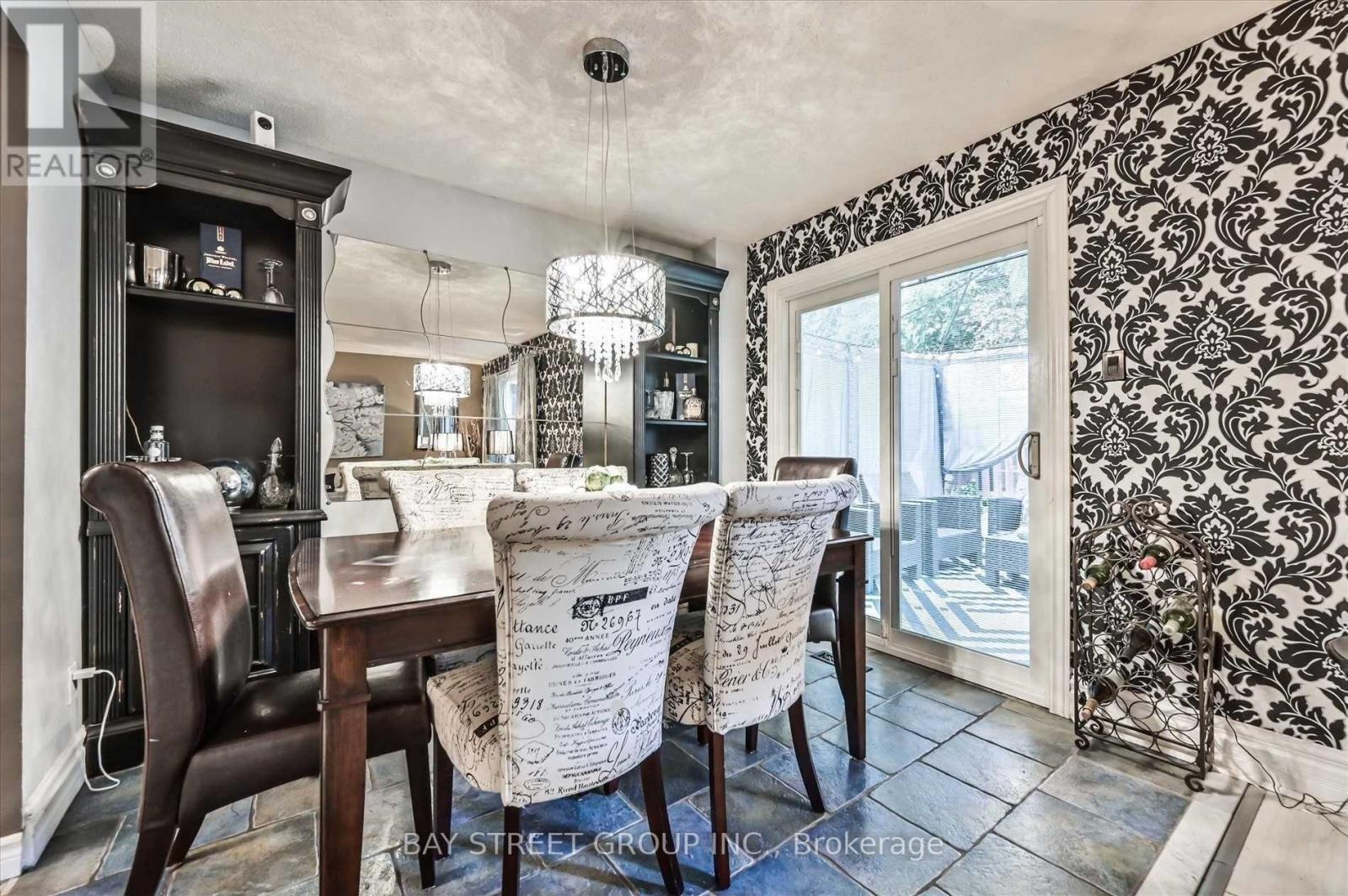 39 Barrington Crescent, Brampton (heart Lake East), Ontario