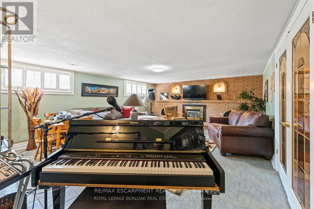 299 Eastdale Boulevard, Hamilton (stoney Creek), Ontario