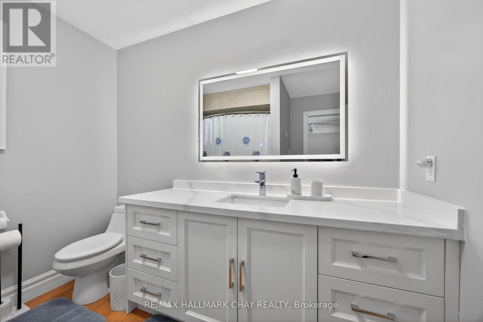 72 Ravenscliffe Court, Brampton (northwood Park), Ontario