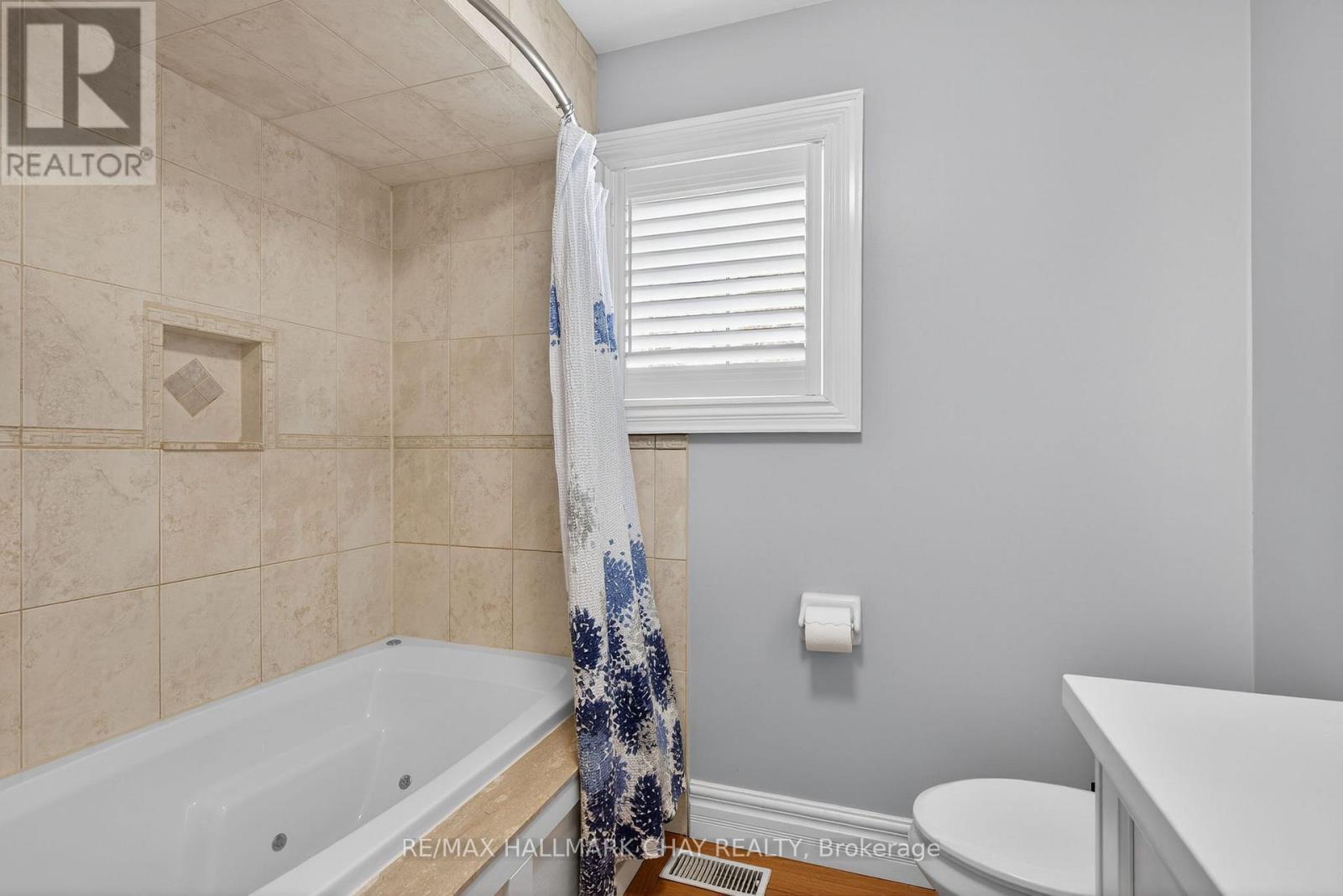 72 Ravenscliffe Court, Brampton (northwood Park), Ontario